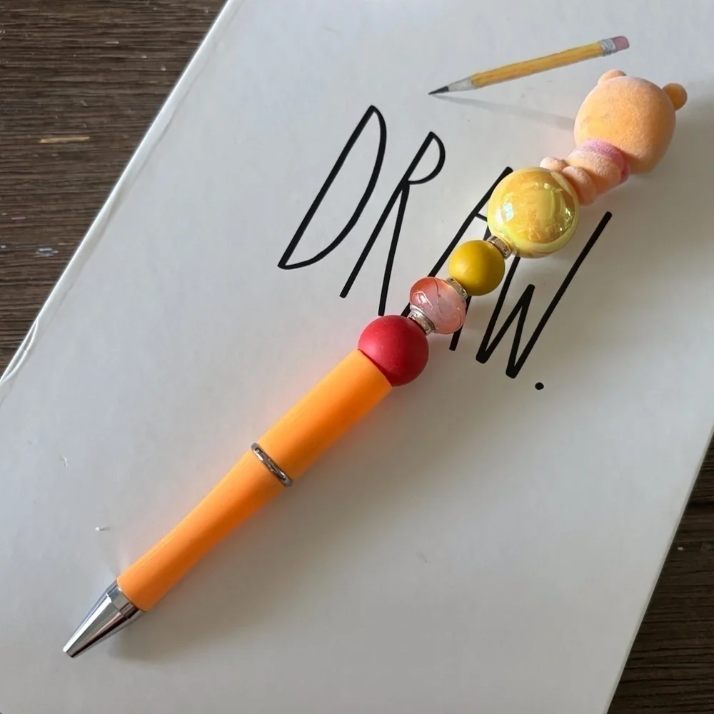 Disney Doorables: Winnie the Pooh: Pooh Bear handmade beaded pen